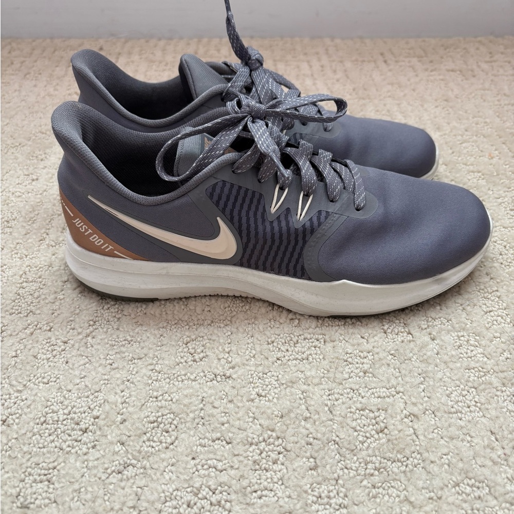 Nike Women's In-Season TR 8 Premium Training Sneakers